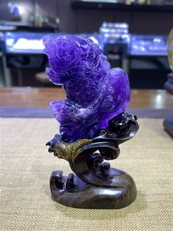 珍石轩天然紫水晶鱼含底座长9x宽5x高15cm 