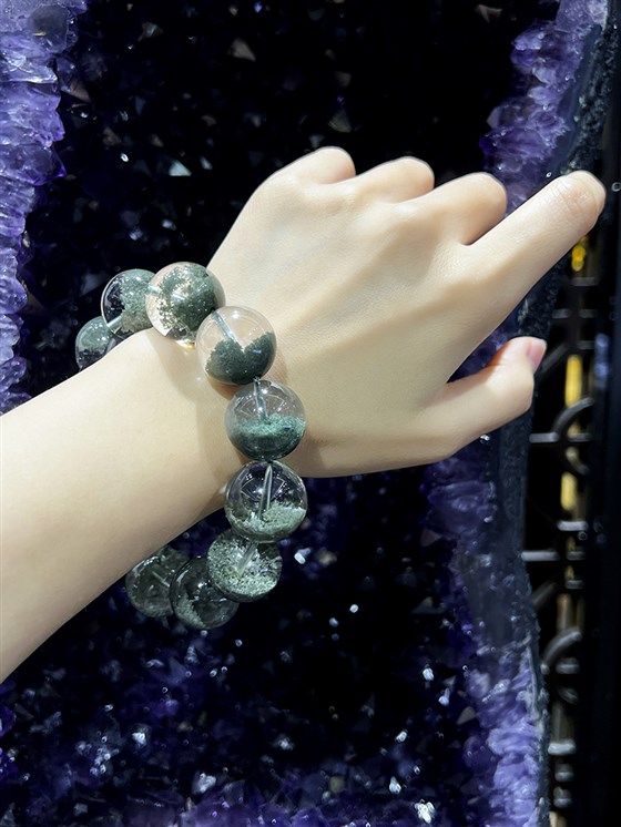 珍石轩巴西料天然绿幽灵手链