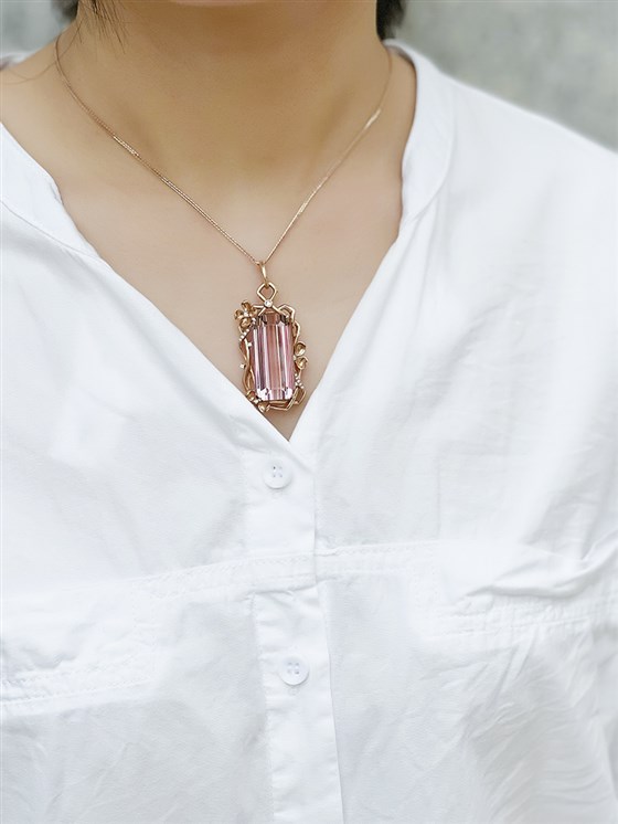 正价376600元G18K红碧玺吊坠(藏品 (5) 正价376600元G18K红碧玺吊坠(藏品 (5)