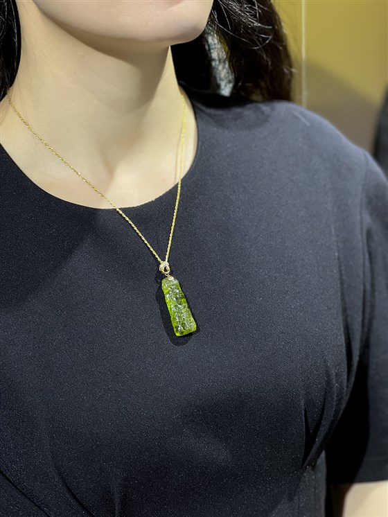 正价39988元G18K绿碧玺吊坠 (3)