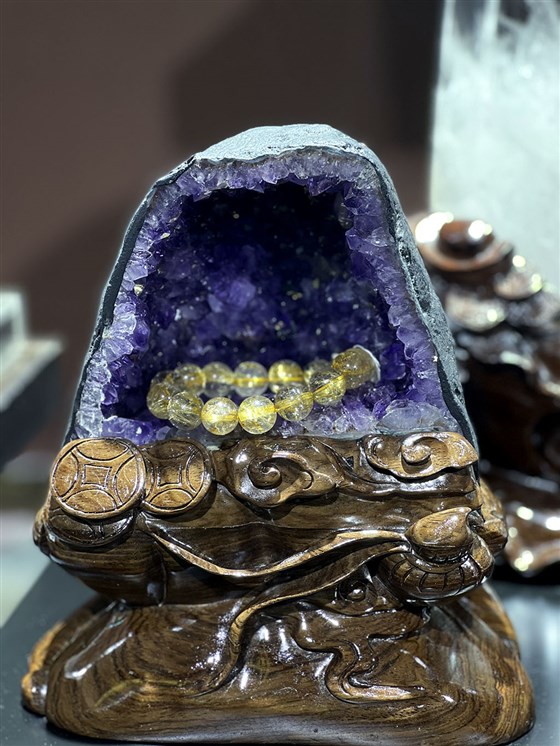 珍石轩紫水晶洞含底座长20宽14高23cm重4.8KG (5)