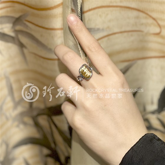 珍石轩s925银镶钛发晶戒指