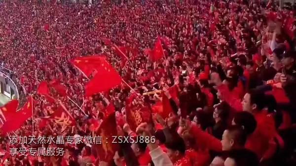 如果奇迹有颜色，那一定是中国红！男足赢了韩国却红了中国红