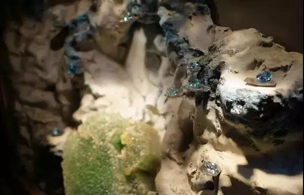 天然水晶矿石海蓝宝