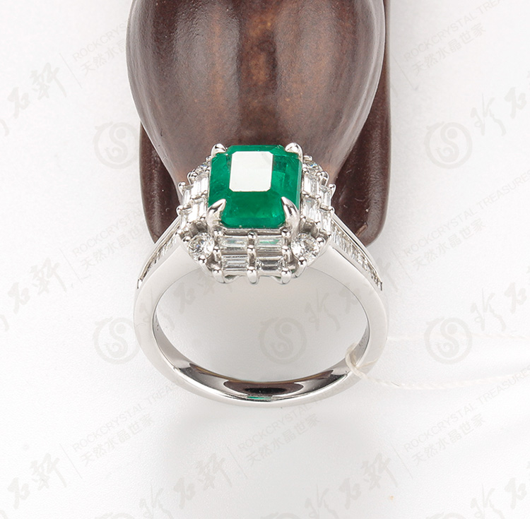 G18K金镶哥伦比亚天然祖母绿戒指(藏品)